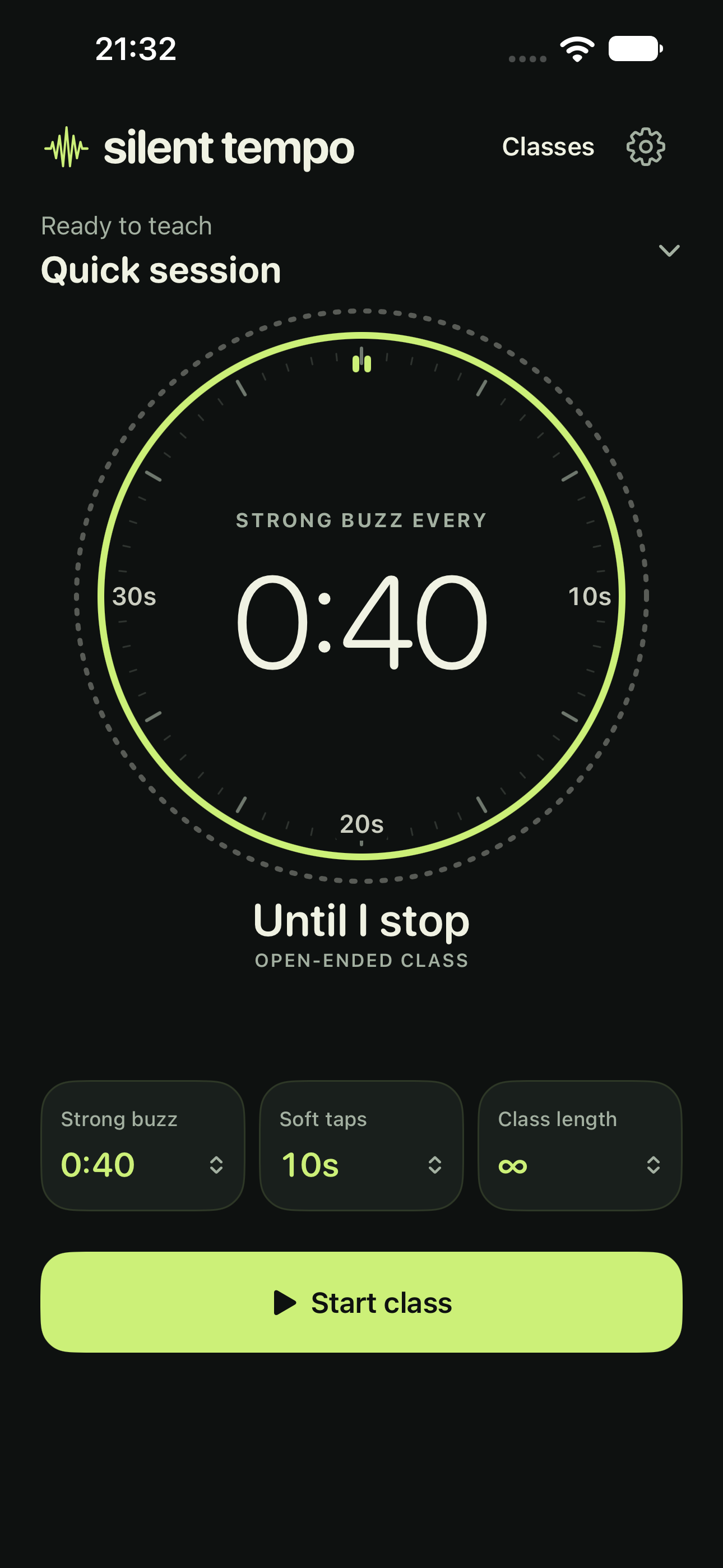 Silent Tempo’s classic stopwatch with soft taps at 20 and 40 seconds, a 15-minute class, three timing controls, and a separate Start class button.